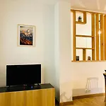 L'ecrin - 2 Bedrooms - Large Free Parking & Close To Tram Apartment *