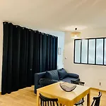L'ecrin - 2 Bedrooms - Large Free Parking & Close To Tram Grenoble