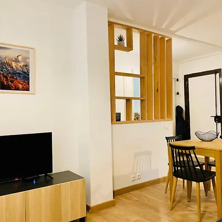 Apartament L'ecrin - 2 Bedrooms - Large Free Parking & Close To Tram Grenoble