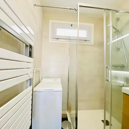 L'ecrin - 2 Bedrooms - Large Free Parking & Close To Tram شقة