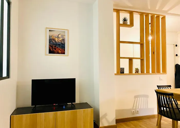 Ecrin Large Parking 2 Bedrooms Fiber Close To Tram דירה *