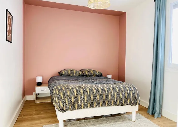 Ecrin Large Parking 2 Bedrooms Fiber Close To Tram דירה