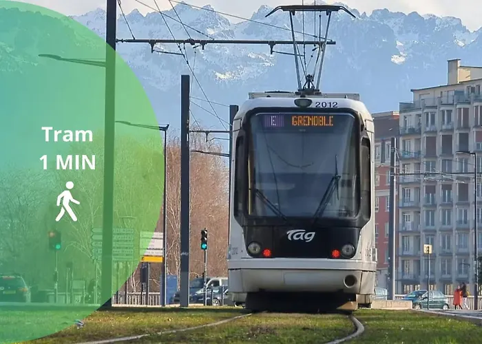 Ecrin Large Parking 2 Bedrooms Fiber Close To Tram * גרנובל